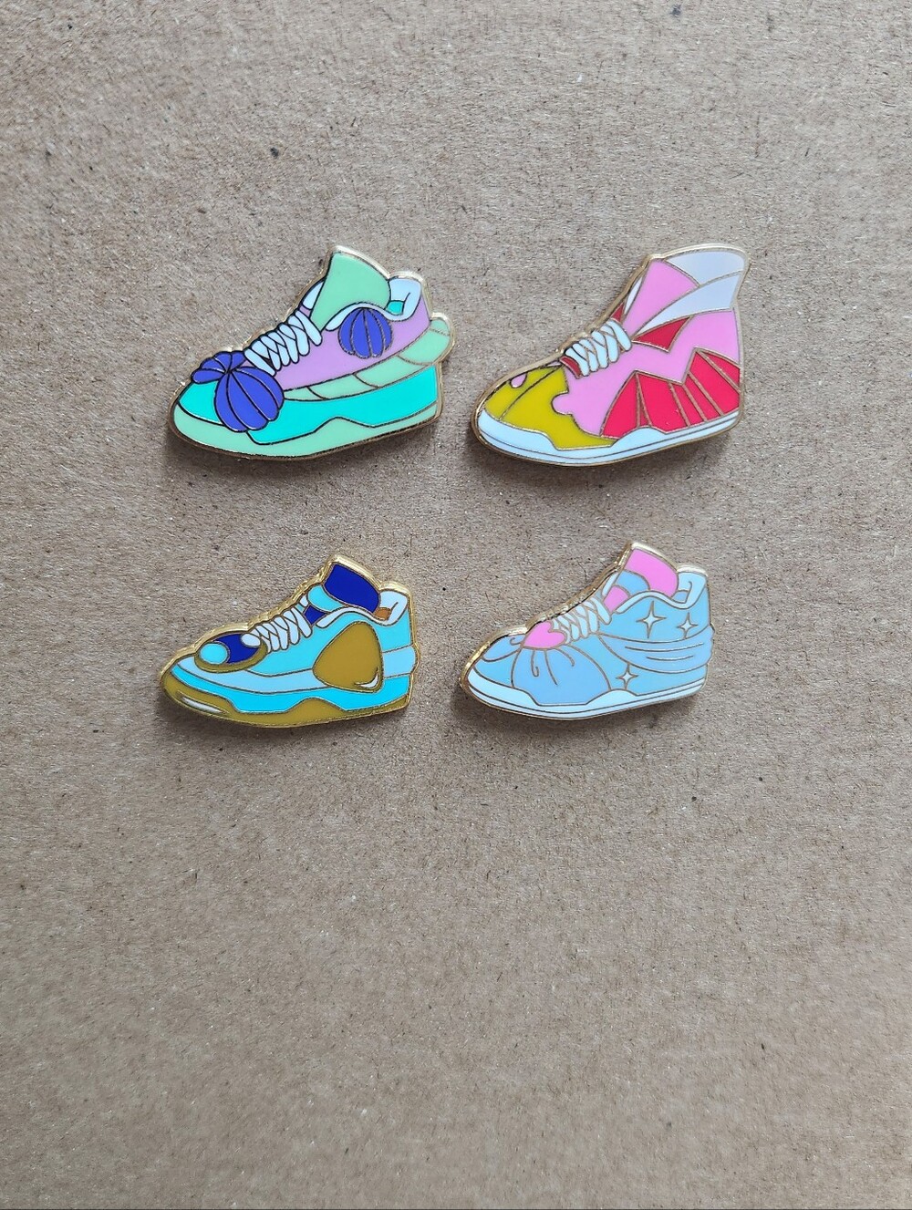 PICK ONE ! DISNEY PRINCESS SNEAKER PINS